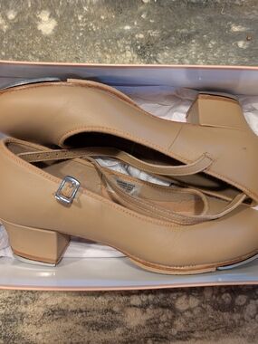 NEW Unused Women’s Bloch Tan Leather Showtapper Tap Shoes